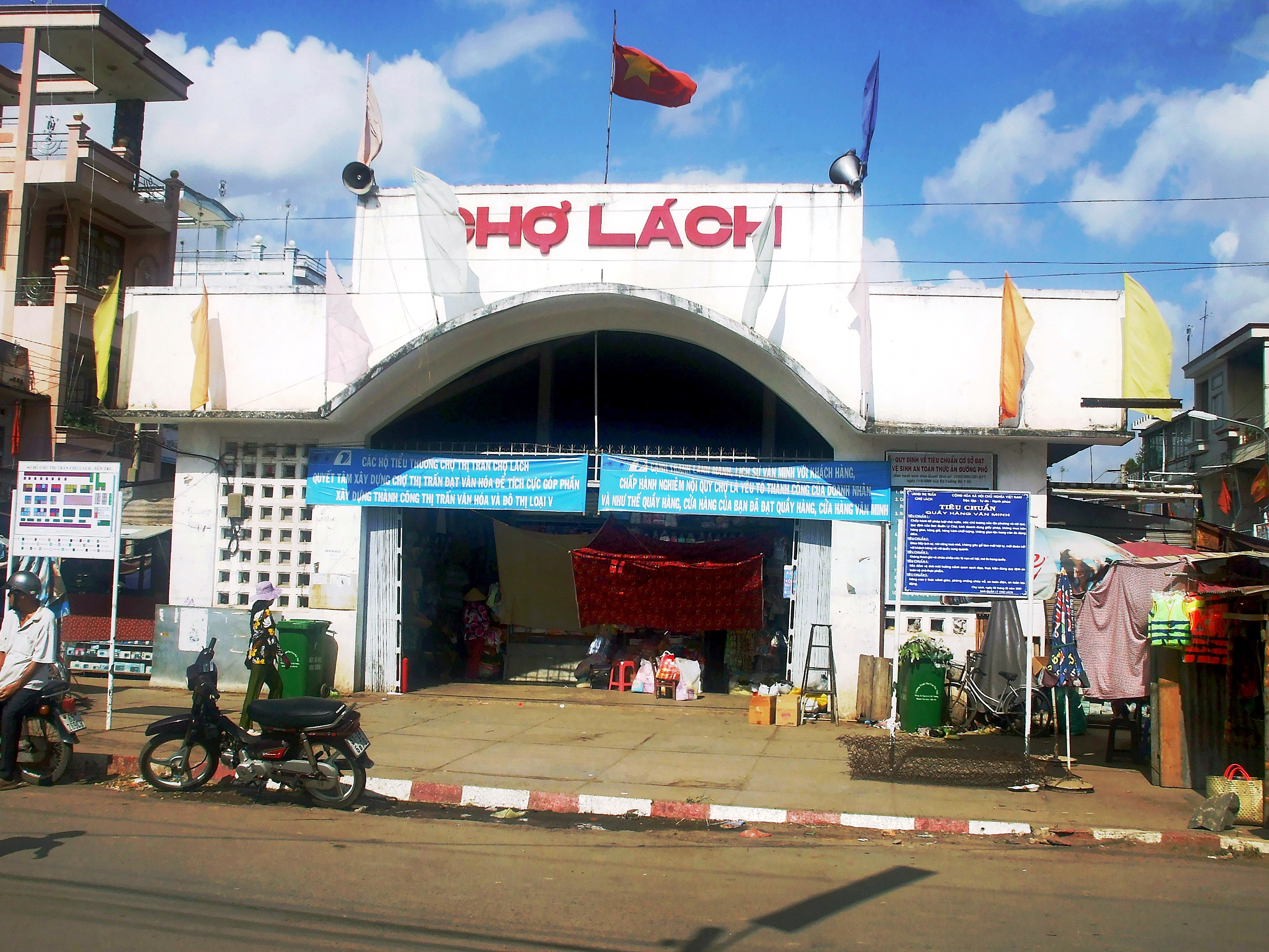 Chợ Lách